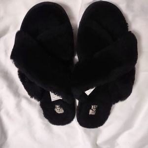 Black UGG Slippers Size 7
